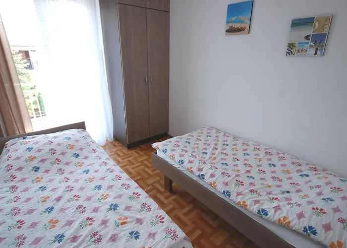 Apartman With Parking Space Njivice, Krk - 21771