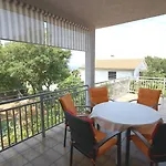 Апартаменты With Parking Space Njivice, Krk - 21771 Нивице