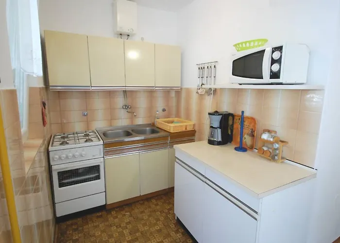 With Parking Space Njivice, Krk - 21771 Apartmán Njivice