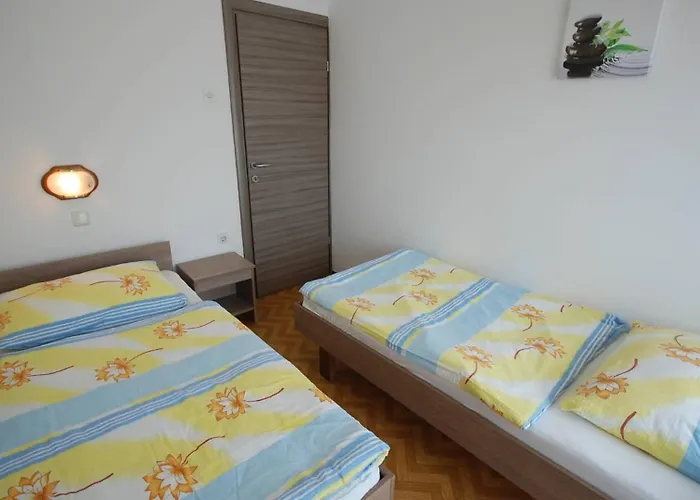 With Parking Space Njivice, Krk - 21771 Apartmán *